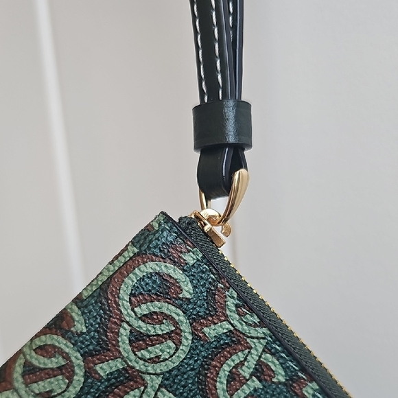 Coach NWT Green and Brown Patterned Wristlet Gold Hardware - Picture 4 of 9